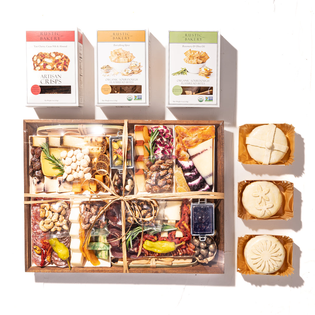 Oprah's Favorite Things Bundle (Large Board + 4 Baked Brie)